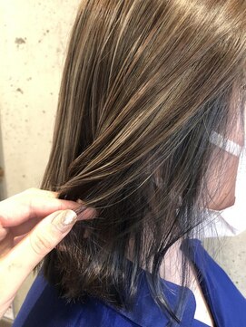 ヘアーアンドメイク ファット(Hair&Make PHAT) インナーネイビーカラー外はねボブ10代20代30代