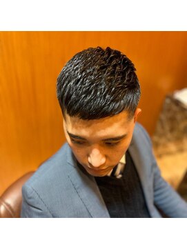 ヘアモード キクチ 銀座店 ロサンゼルス風クロップ