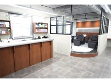 【nico TOKYO/インテリア】広々とした清潔感のある店内と自然素材の家具が織りなす『新感覚の癒し空間』