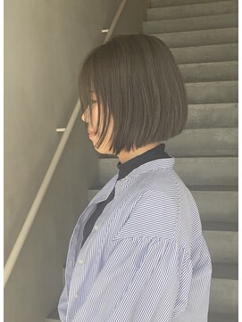 レイキョウト(Ray Kyoto) 前下がりボブ 顔周りレイヤー オリーブカラー