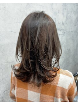 レイ(Lay.) ミディアムハイレイヤーカット