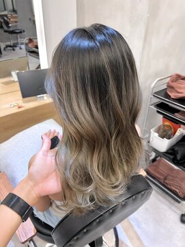 ジーナ 船橋(Zina) 髪質改善＊ロングレイヤーグレーベージュ＊美髪【Zina船橋】