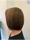 30代40代前髪なし切りっぱなしボブ重めミニボブハイライト明るめ