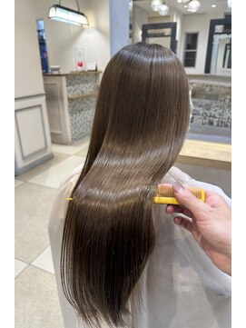 リヴナ(Livna) 艶感抜群髪質改善◎