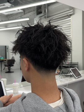 リアン 仙台(LIAN) 刈り上げセンターパート/波巻きツイストスパイラル/仙台