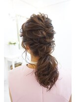 ヘアアンドメイクジップ恵比寿 (Hair＆Make ZIP)&nbsp;クシュクシュローポニー　ヘアセット