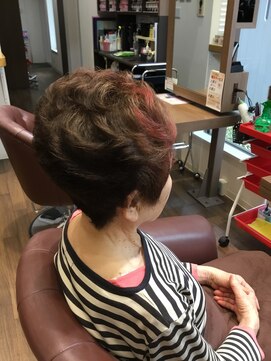 ささ美容室 鳥居町店 遊び心ありのベリーショート