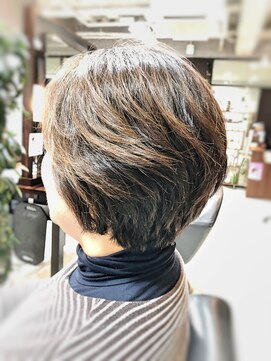 キャン 温品店(CAN) 【CAN】　こなれた感じの前下がりショートボブスタイル