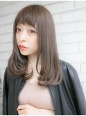 シルバーベージュで透明感カラー