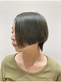 サイドラインの前下がりグラデーションボブシャドールーツ
