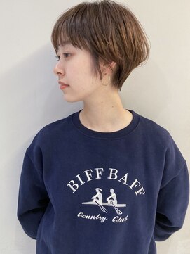 サーカス バイ ビュートリアム 青山(CIRCUS by BEAUTRIUM) 30代　40代　50代　耳かけショート　前髪あり　マッシュショート