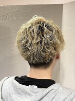 モップアップ(Mop up) 金髪パーマ