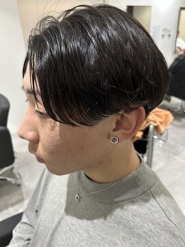 ヒュイル バイ ニアウ(Hwyl by Niau) メンズマッシュセンターパートスパイラルパーマニュアンスパーマ