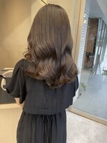 アイヴィー(IVY)&nbsp;赤みなしブラウンベージュ艶カラー＊くびれヘア