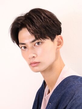 ネイビー(NAVY) 大人センターパート 刈り上げマッシュ