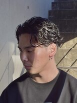 ガズル ハラジュク(GUZZLE HARAJUKU)&nbsp;色気の黒髪ローフェードオールバックラルフパーマビジネス