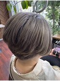 脱白髪染め☆白髪ぼかし×透明感シルバーショート