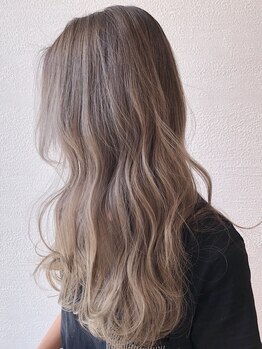 ジーレ(jiire)の写真/エイジングによる白髪、くせ、ボリューム等の大人女性のお悩みを解決☆あなたの個性を活かしたスタイルに♪