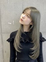 ドロシー(dorothy) ハイトーンカーキアッシュ レイヤー ハッシュカット