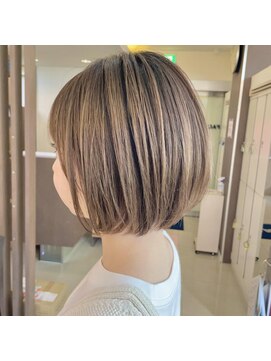 アンフィ 稲田堤(Anphi) 透け感ボブ