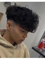 イーラ アメ村店(era)&nbsp;スペインカール　ツイストスパイラル眉カットメンズパーマ