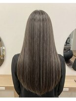 ウェリナ(welina)&nbsp;立体感抜群！極細ハイライトで作る赤みを消しグレージュカラー