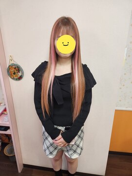 美容室イーナ(e na) ハイライトのシールエクステで華やかに