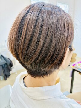 ワイ(Y) 自然な仕上がりの縮毛矯正