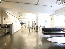 マカロニコースト(macaroni coast)の雰囲気(70年代 West Coastの音楽スタジオ風に仕上げた広々とした店内★)