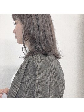 ガーランドウメダ(Garland umeda) ピンクベージュ×ロブヘア