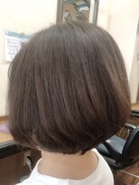 ココ(CO_CO) 自然な前下がりで後頭部丸みボブ