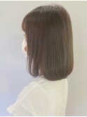 内巻きワンカールボブ　ミントベージュカラー