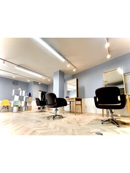 アットホームな空間で、周りを気にせずリラックス♪髪のお悩みも気軽に相談できる◎<小岩駅徒歩4分>