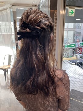 ヘアーアンドメイク ビス(HAIR&MAKE bis) お呼ばれヘア◎ ハーフアップアレジ【戸田雅子】