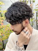 センターパートツイストスパイラルパーマツーブロックメンズヘア