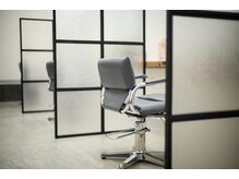 アイティ バイ イロヘア(aiti by ilo.hair)の雰囲気（半個室のプライベート空間でリラックスした施術を。）