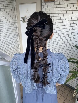 フェリーチェ(Felice) ツインポニー　編み下ろし　ツインアレンジ