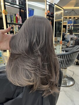 ラピス 渋谷本店(Lapis) グレージュ/レイヤーカット/外国人風/髪質改善