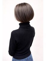 ウル(ulu)&nbsp;白髪ボカシハイライト　細めハイライト　名東区美容室　ショート