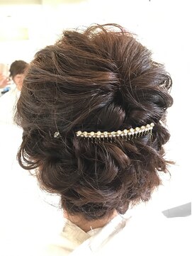 サロンドパリス Salon de Paris 編み込みゆるふわアップ