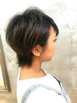 エスト 小倉(est) “柔らか”レイヤーショート