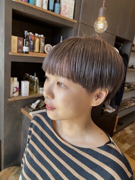 ベランダ(veranda) パツッとマッシュショートにミルクティーで柔らかい質感を♪