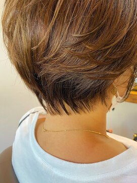 エルア 辻堂(LR.) 大人ハイライト/シークレットハイライト/抜け感ベージュショート