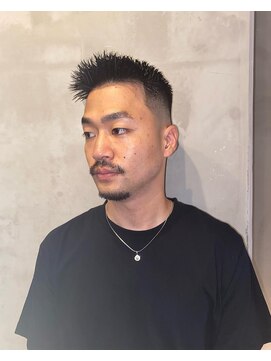 フランクスバーバーザスタンド(Frank’s barber the stand) スキンフェードアップバングE