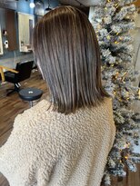 ロイズ ヘアデザイン アンド スパ(LOES) ホワイトベージュハイライト×外ハネボブ×白髪ぼかしハイライト