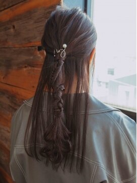 スリー いわき(iii) タイト編みハーフアップ【いわき】