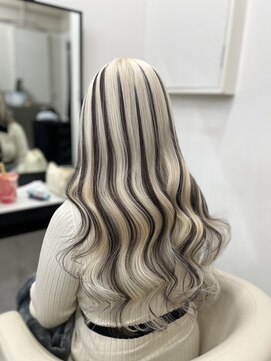 ウィステル(wistell) 【ブリーチとエクステで作る】抜きっぱなしブロンド×ローライト