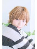 カジュアルなハネ感ショートスタイル