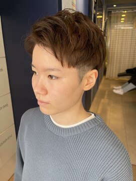 コワファースト 大分(COIFF1RST) 刈り上げショートのイケメン女子