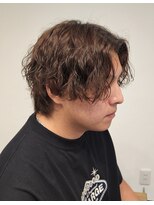 ニアウ 伊勢崎連取店(Niau)&nbsp;センターパートウルフ波巻きツイストスパイラルパーマ